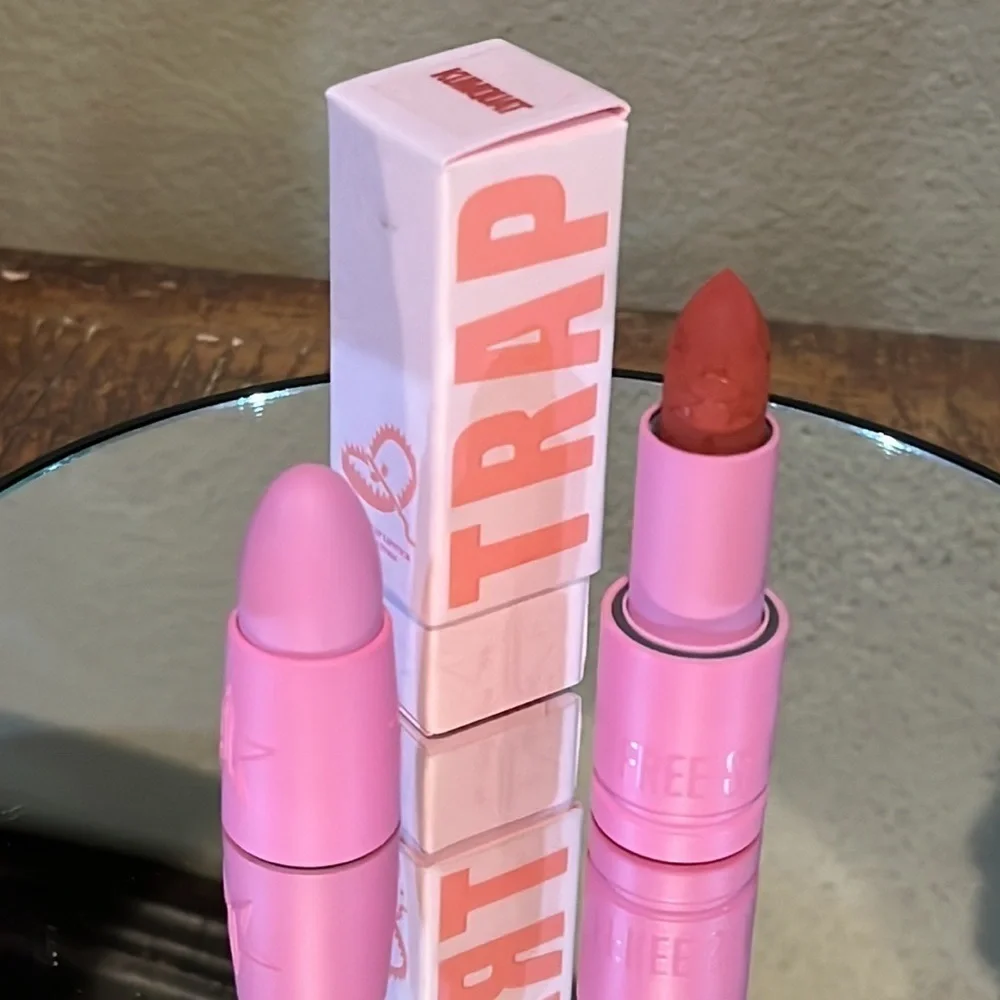 Jeffree Star Velvet Trap lipstick in color Kumquat. New!